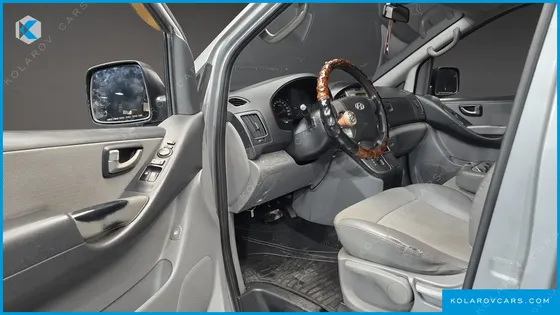 HYUNDAI STAREX 12-SEATER WAGON