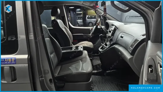 HYUNDAI STAREX 12-SEATER WAGON