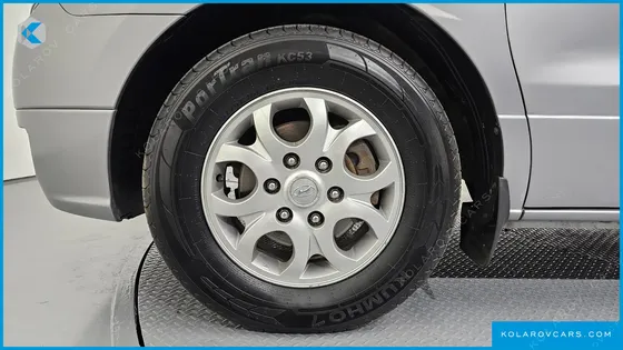 HYUNDAI STAREX 12-SEATER WAGON