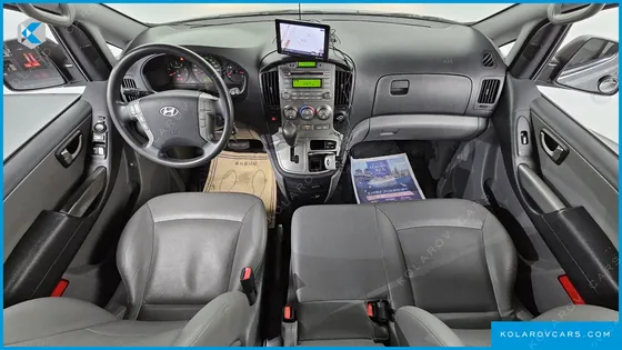 HYUNDAI STAREX 12-SEATER WAGON