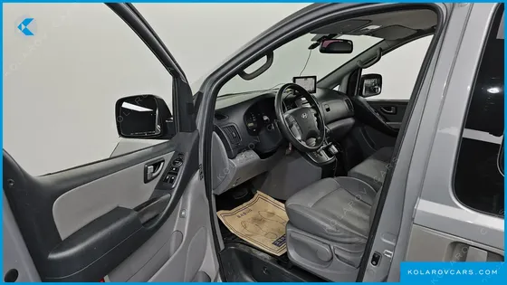 HYUNDAI STAREX 12-SEATER WAGON