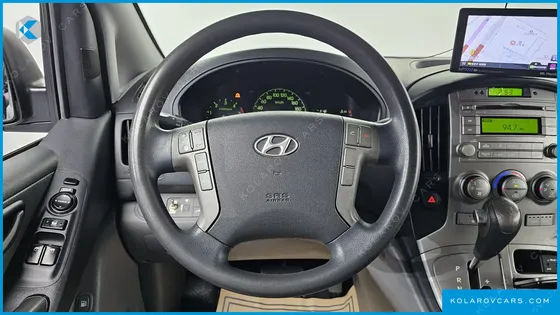 HYUNDAI STAREX 12-SEATER WAGON