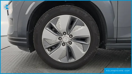 HYUNDAI KONA MODREN