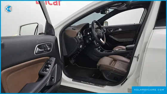 MERCEDES GLA-CLASS GLA220 PREMIUM