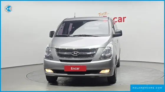 HYUNDAI STAREX 5-SEATER VAN