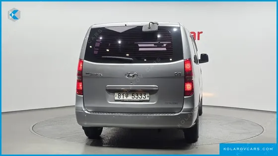 HYUNDAI STAREX 5-SEATER VAN