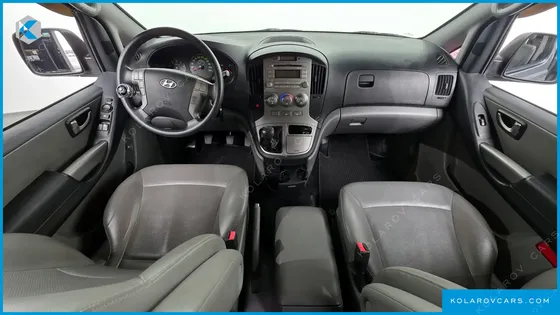 HYUNDAI STAREX 5-SEATER VAN