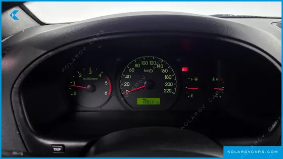 HYUNDAI STAREX 5-SEATER VAN