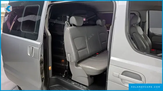 HYUNDAI STAREX 5-SEATER VAN