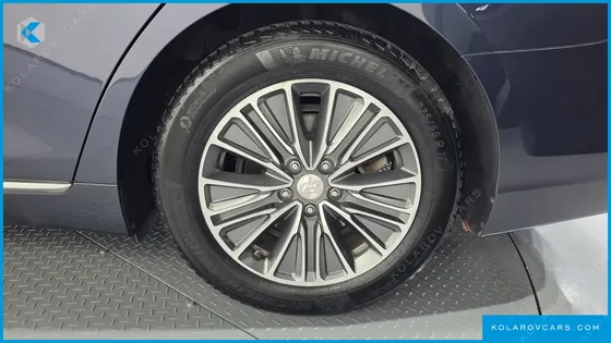 HYUNDAI GRANDEUR EXCLUSIVE
