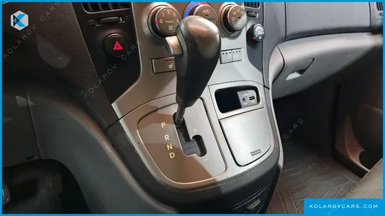 HYUNDAI STAREX 12-SEATER WAGON