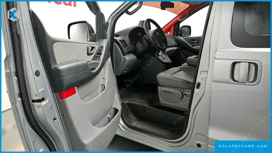 HYUNDAI STAREX 12-SEATER WAGON