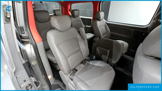 HYUNDAI STAREX 12-SEATER WAGON