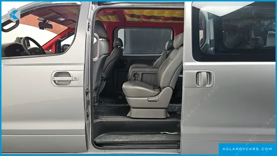 HYUNDAI STAREX 12-SEATER WAGON