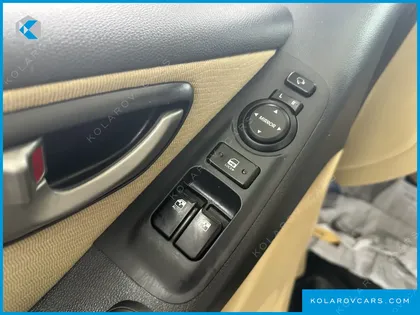 HYUNDAI STAREX 11-SEATER WAGON HVX