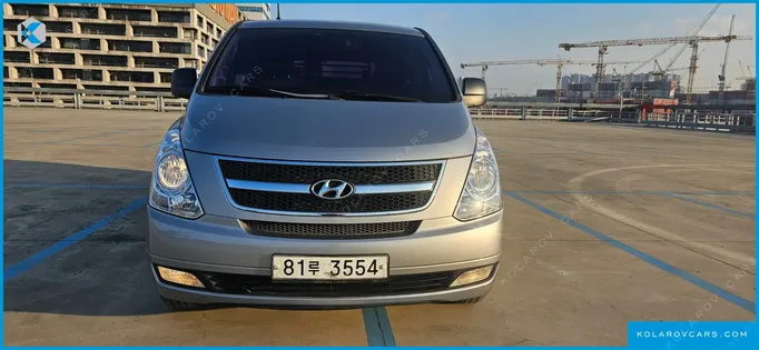 HYUNDAI STAREX 5-SEATER VAN