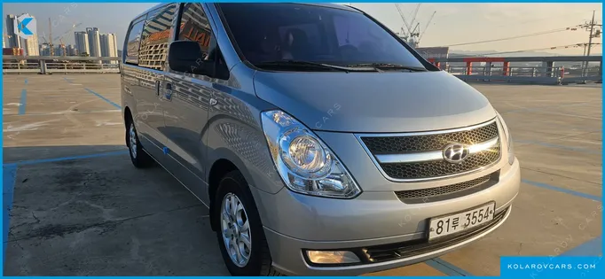 HYUNDAI STAREX 5-SEATER VAN