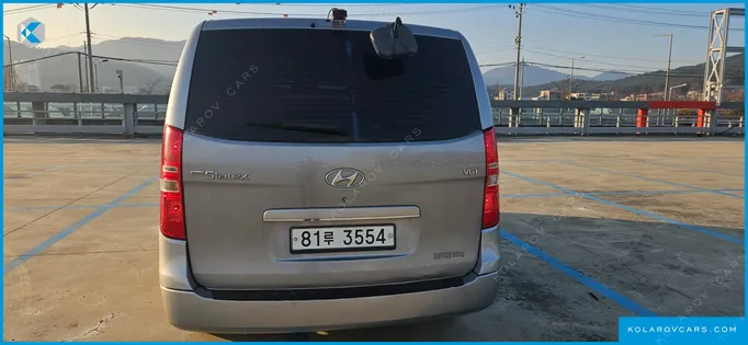 HYUNDAI STAREX 5-SEATER VAN