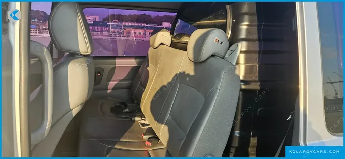 HYUNDAI STAREX 5-SEATER VAN