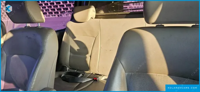 HYUNDAI STAREX 5-SEATER VAN