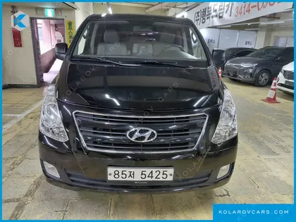 HYUNDAI STAREX 5-SEATER VAN