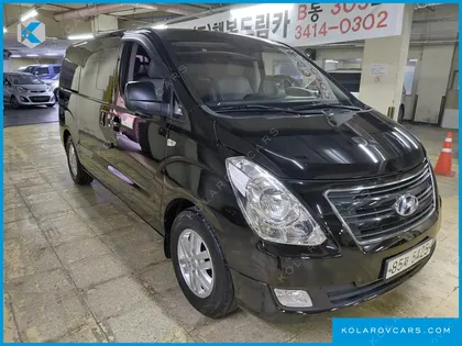 HYUNDAI STAREX 5-SEATER VAN