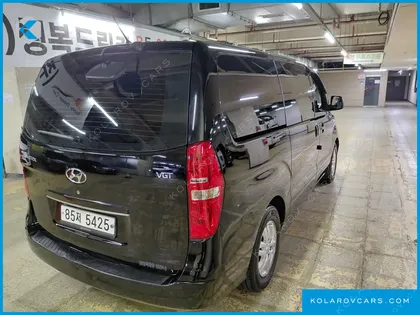 HYUNDAI STAREX 5-SEATER VAN