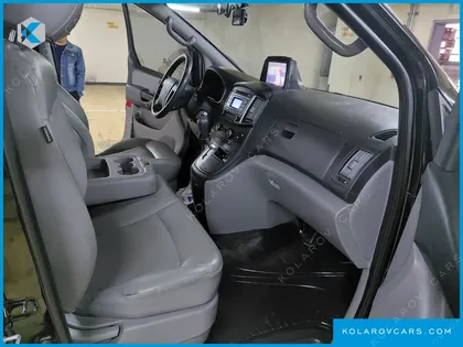 HYUNDAI STAREX 12-SEATER WAGON