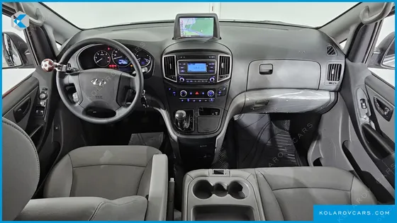 HYUNDAI STAREX 12-SEATER WAGON