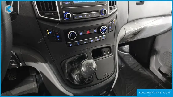 HYUNDAI STAREX 12-SEATER WAGON