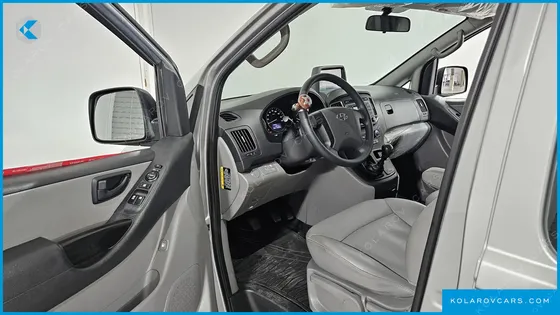HYUNDAI STAREX 12-SEATER WAGON