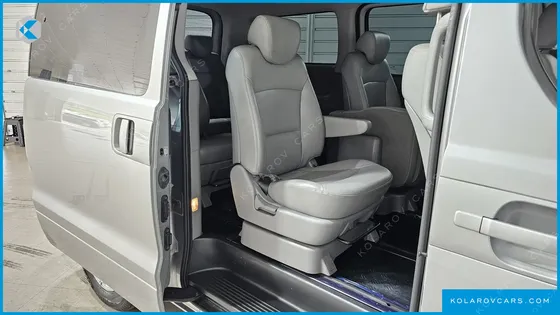 HYUNDAI STAREX 12-SEATER WAGON
