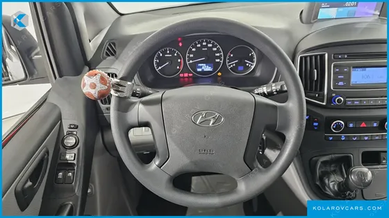 HYUNDAI STAREX 12-SEATER WAGON