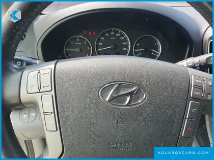 HYUNDAI STAREX 4WD 12-SEATER WAGON