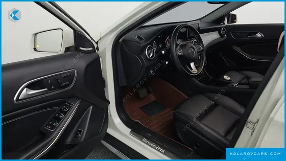 MERCEDES GLA-CLASS GLA200D 4MATIC ACTIVITY EDITION