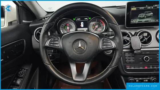 MERCEDES GLA-CLASS GLA200D 4MATIC ACTIVITY EDITION