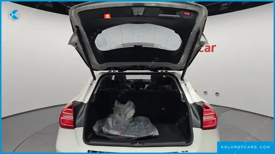 MERCEDES GLA-CLASS GLA200D 4MATIC ACTIVITY EDITION