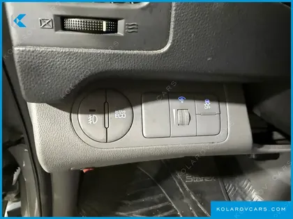HYUNDAI STAREX 3-SEATER VAN