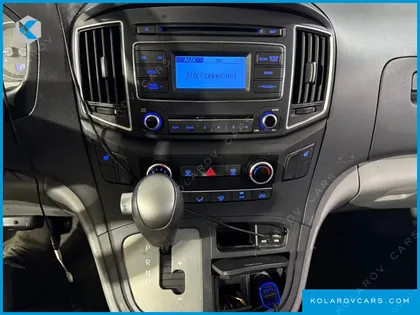 HYUNDAI STAREX 3-SEATER VAN
