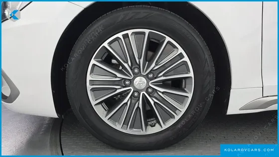 HYUNDAI GRANDEUR EXCLUSIVE