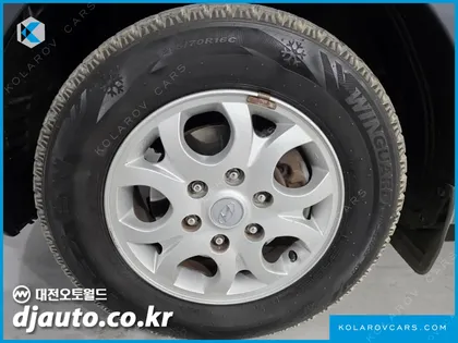 HYUNDAI STAREX 12-SEATER WAGON