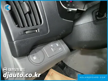 HYUNDAI STAREX 12-SEATER WAGON