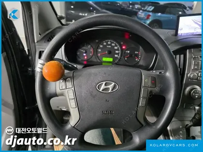 HYUNDAI STAREX 12-SEATER WAGON
