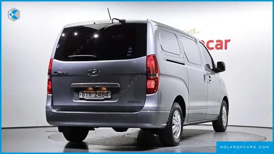 HYUNDAI STAREX 3-SEATER VAN
