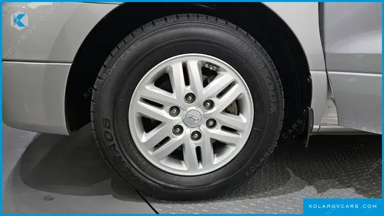 HYUNDAI STAREX 3-SEATER VAN