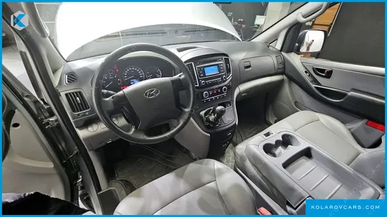 HYUNDAI STAREX 3-SEATER VAN