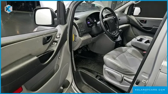 HYUNDAI STAREX 3-SEATER VAN