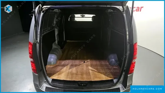 HYUNDAI STAREX 3-SEATER VAN