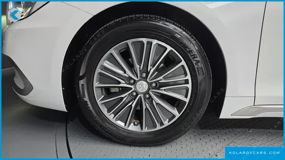 HYUNDAI GRANDEUR EXCLUSIVE