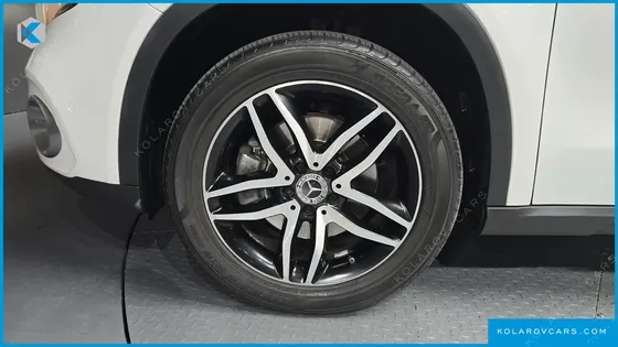 MERCEDES GLA-CLASS GLA220 PREMIUM